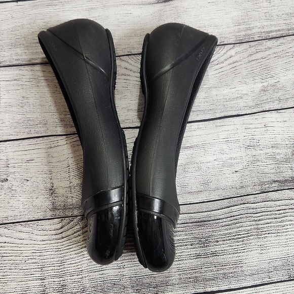 Crocs Womens Shoes Ballet Flats Size 7 Solid Black Cap Toe Shiny - Picture 10 of 12